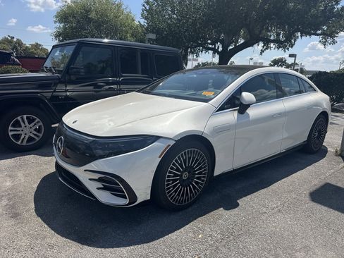 Used 2022 Mercedes-Benz EQS 580 4MATIC Sedan image 4