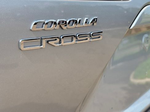 Used 2022 Toyota Corolla Cross XLE w/ Convenience Package AWD/4WD image 41