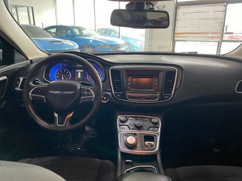 Used 2015 Chrysler 200 Limited image 20
