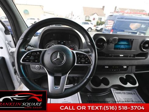 Used 2022 Mercedes-Benz Sprinter 1500 image 23