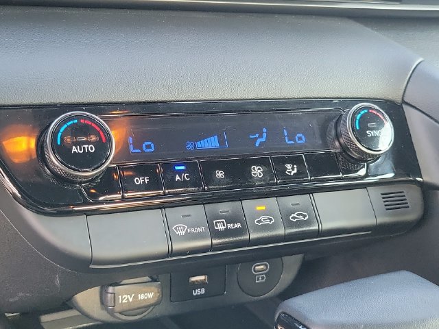 Used 2025 Hyundai Elantra Sport FWD image 15