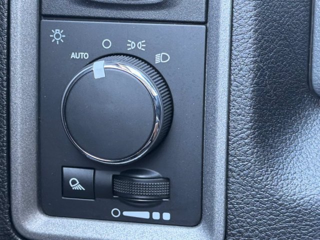 Used 2018 RAM 1500 Tradesman RWD image 30