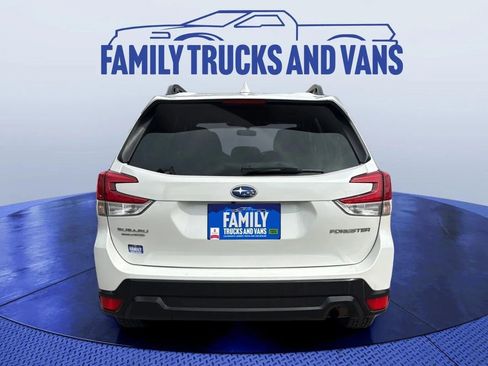Used 2023 Subaru Forester Premium image 4