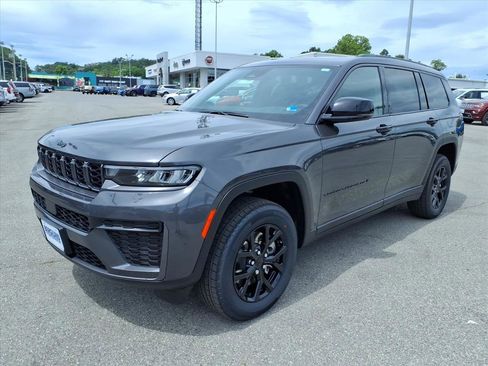 New 2026 Jeep Grand Cherokee L 4WD image 8