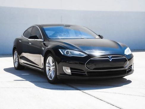 Used 2013 Tesla Model S RWD image 3