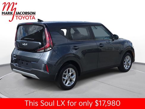 Used 2024 Kia Soul LX w/ Option Group 015 image 10