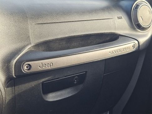 Used 2016 Jeep Wrangler Unlimited Sport image 30