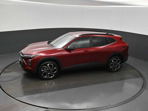 Used 2025 Chevrolet Trax RS w/ Driver Confidence Package image 13