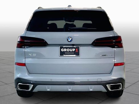 New 2026 BMW X5 xDrive50e w/ Executive Package image 4