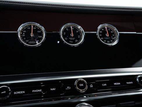 Certified 2025 Bentley Flying Spur Plug-In Hybrid image 41