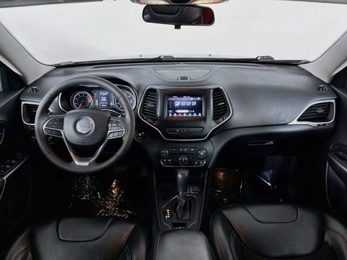 Used 2020 Jeep Cherokee Latitude Plus FWD image 12