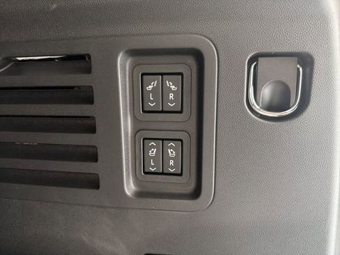 New 2026 Chevrolet Traverse RS image 19