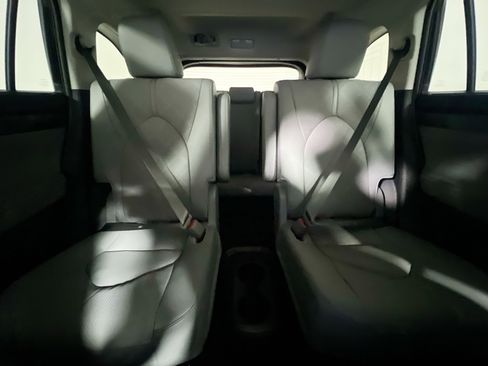 New 2026 Toyota Highlander Platinum image 33