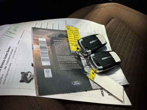 Used 2023 Ford Bronco Outer Banks AWD/4WD image 31