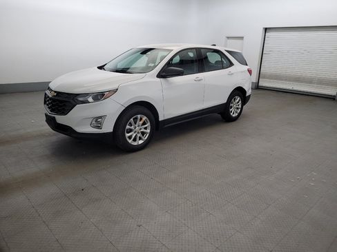 Used 2019 Chevrolet Equinox LS AWD/4WD image 2