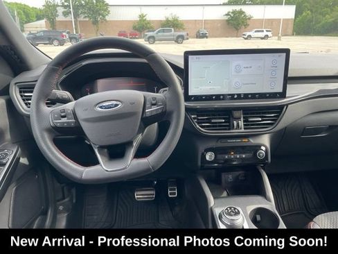 Used 2023 Ford Escape ST-Line w/ Tech Pack #1 AWD/4WD image 10