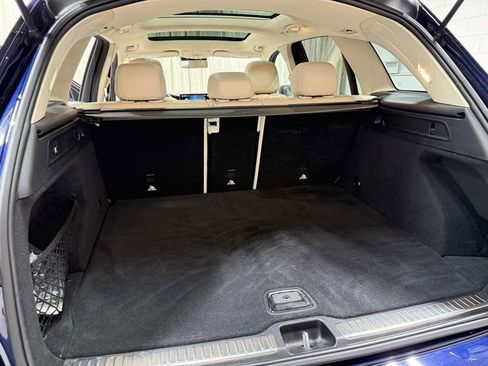 Used 2022 Mercedes-Benz GLC 300 4MATIC w/ Premium Package Lite image 19