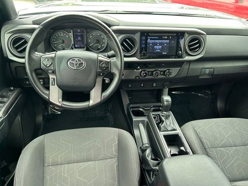 Used 2017 Toyota Tacoma TRD Sport w/ Tow Package RWD image 17