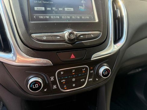 Used 2018 Chevrolet Equinox LT image 28