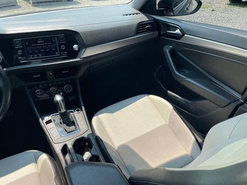 Used 2019 Volkswagen Jetta R-Line FWD image 14
