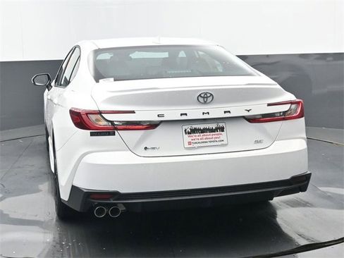 New 2026 Toyota Camry SE image 18