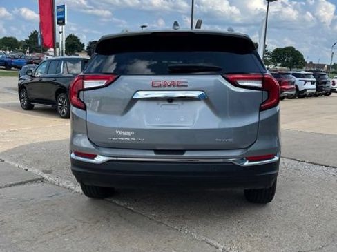 Used 2023 GMC Terrain SLT AWD/4WD image 4