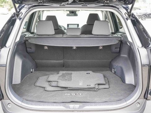 Used 2025 Toyota RAV4 XLE AWD/4WD image 28