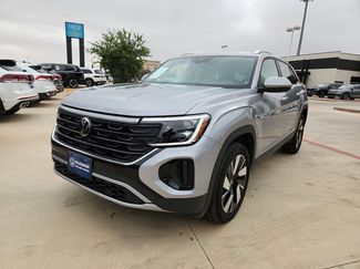 Used 2025 Volkswagen Atlas Cross Sport SE FWD video 3