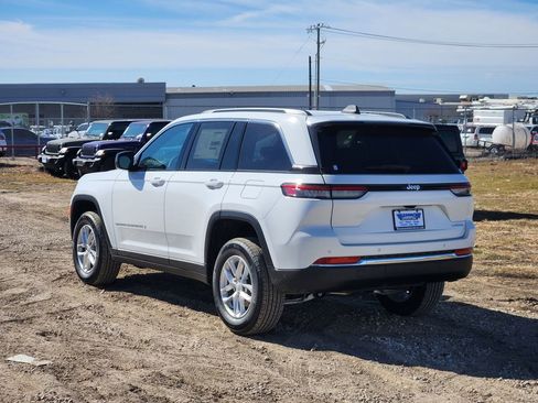 New 2026 Jeep Grand Cherokee Laredo RWD image 3