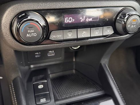 Used 2021 Nissan Kicks SV FWD image 20
