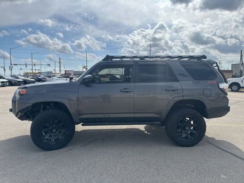 Used 2019 Toyota 4Runner TRD Off-Road image 3