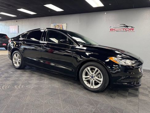 Used 2018 Ford Fusion SE w/ Fusion SE Technology Package image 1