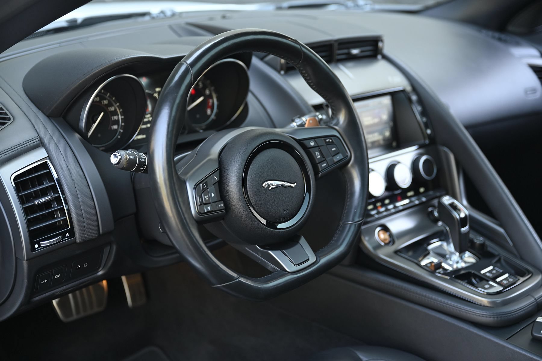 Used 2016 Jaguar F-TYPE S RWD image 21