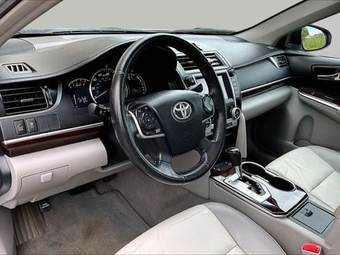 Used 2013 Toyota Camry XLE FWD image 19