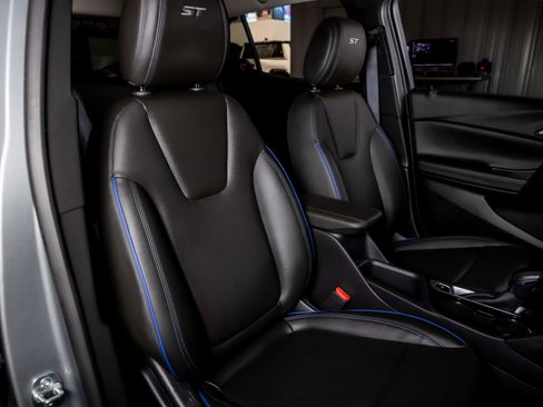 Used 2025 Buick Encore GX Sport Touring image 13