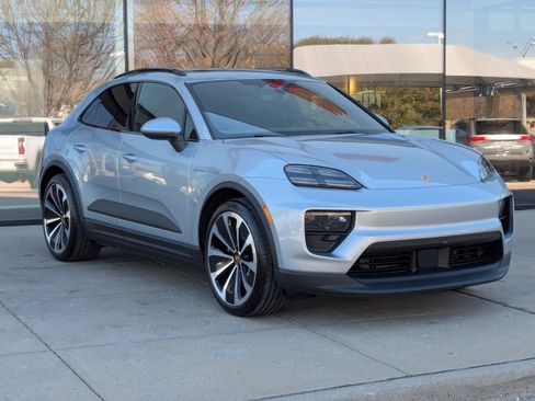 New 2026 Porsche Macan Electric RWD image 7