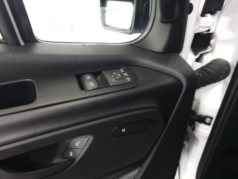 Used 2025 Mercedes-Benz Sprinter 2500 image 6