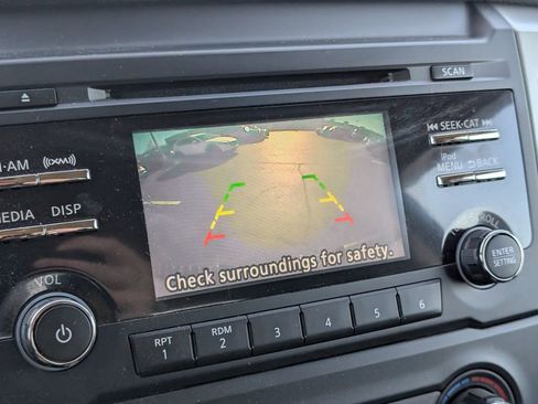 Used 2018 Nissan Titan SV image 20