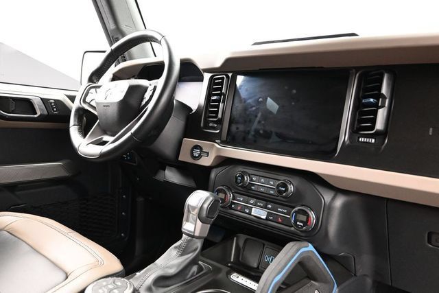 Used 2023 Ford Bronco Wildtrak AWD/4WD image 15