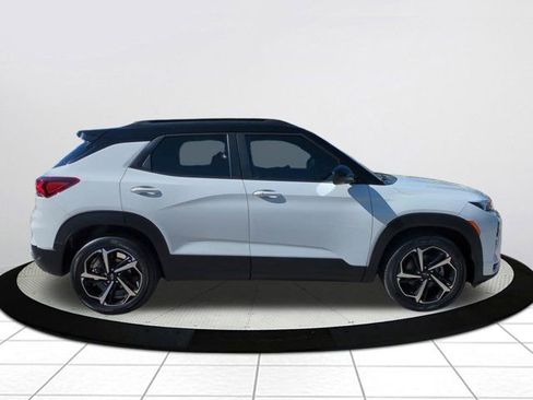 Used 2023 Chevrolet TrailBlazer RS w/ Convenience Package image 2