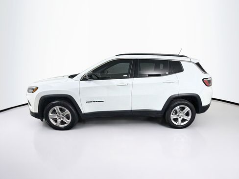 Used 2023 Jeep Compass Latitude AWD/4WD image 4