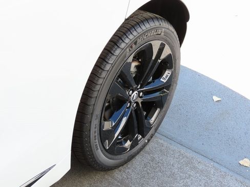 Used 2025 Jaguar F-PACE R-Dynamic S image 54