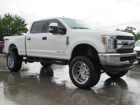 Used 2019 Ford F250 XLT AWD/4WD image 1