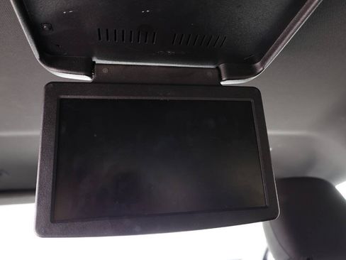 Used 2019 Chrysler Pacifica Touring Plus w/ S Appearance Package FWD image 24