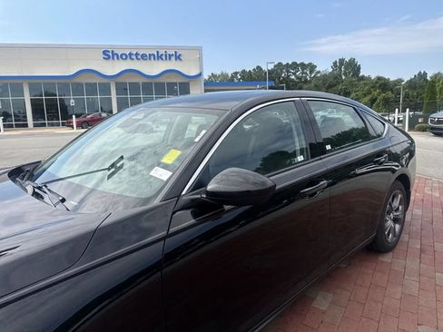 Used 2024 Honda Accord EX image 5