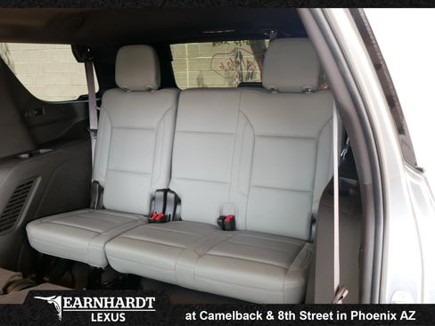 Used 2022 Chevrolet Tahoe LT w/ Luxury Package RWD image 4