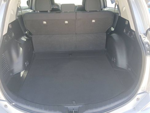 Used 2016 Toyota RAV4 LE FWD image 11