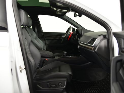 Used 2024 Audi Q5 e Premium Plus image 21