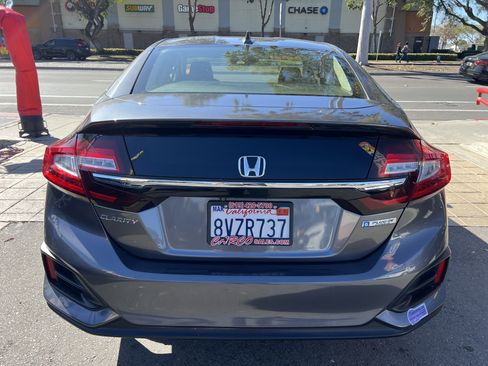 Used 2018 Honda Clarity Plug-In Hybrid image 7