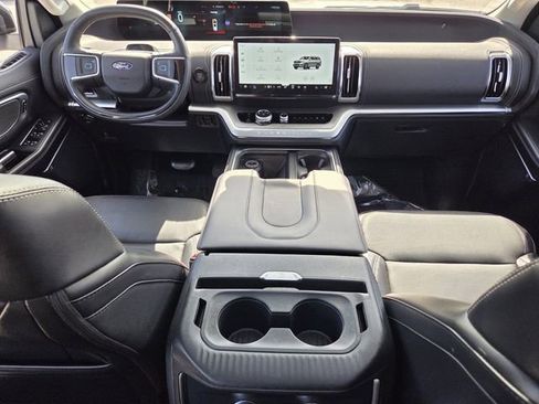 Certified 2025 Ford Expedition Platinum AWD/4WD image 16